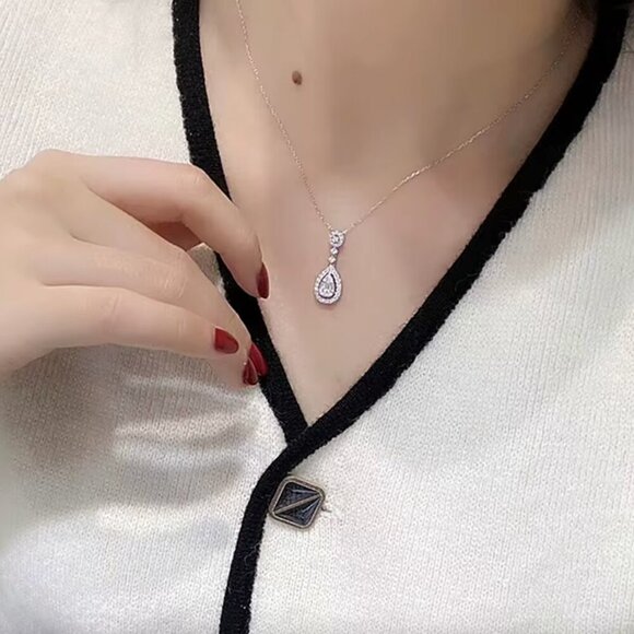 NEW 18k White Gold Diamond Necklace Pear Cut Waterdrop Diamond Pendant - Picture 9 of 10